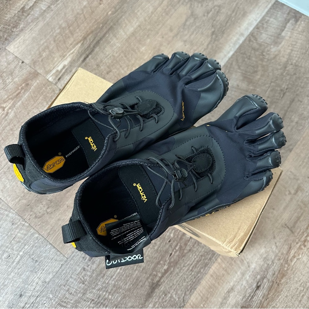 Vibram Fivefingers V-Alpha Trail Running shoes- Brand New!!